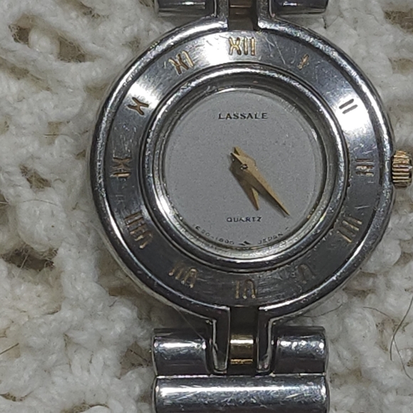 Vintage Rare SEIKO Watch with Two Tone & Roman Numerals - Picture 7 of 10